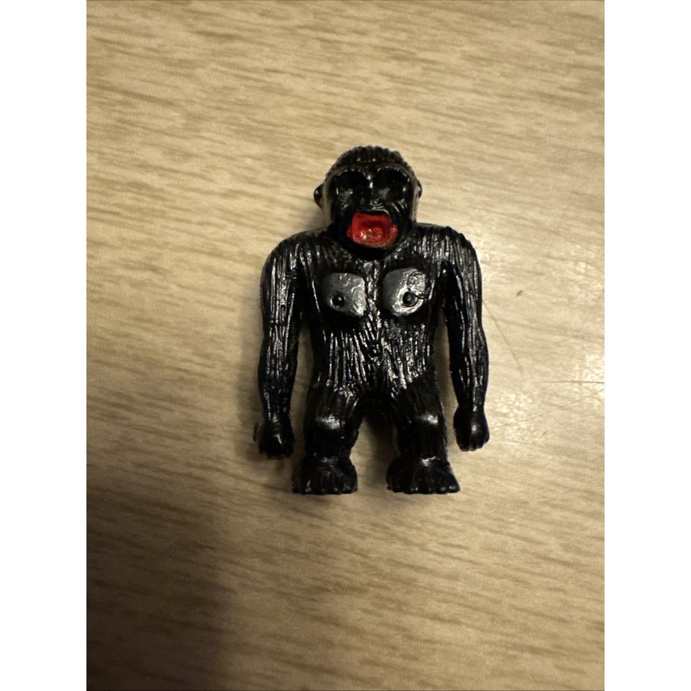 Vintage 1962 RKO Studios King Kong Promo Arcade Ring Topper Cake Toppers RARE
